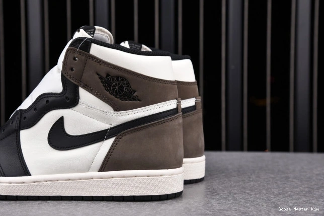 MOCHA 555088-105 JORDAN AIR DARK HIGH RETRO 1 0725